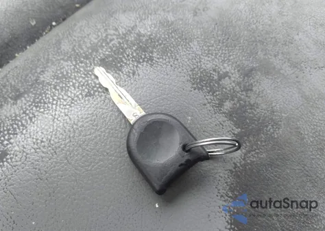 2005 Ford F-150 Stx/Xl/Xlt from USA, damaged, VIN 1FTRF12215NA64701